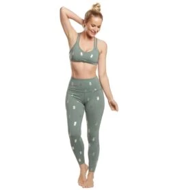 Beyond Yoga Tropical Double Back Yoga Sports Bra Aloha Green Pineapples 9 Beyond Yoga Tropical Double Back Yoga Sports Bra Aloha Green Pineapples -Yoga Alliance 1740421267491 alohagreenpineapples 4a