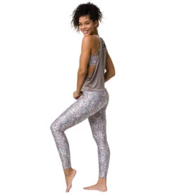 Onzie Tone Yoga Tank -Yoga Alliance 1740452167715 champagne 4a