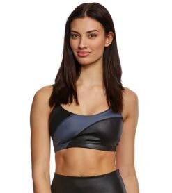Beyond Yoga Gloss Over Waves Yoga Sports Bra Black-Rocky Gloss 9 Beyond Yoga Gloss Over Waves Yoga Sports Bra Black-Rocky Gloss -Yoga Alliance 1741538820131 blackrockygloss