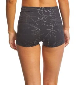 Beyond Yoga Flashback Circuit High Waisted Short Shorts Monstera Leaf Silver/Black -Yoga Alliance 1741754957859 monsteraleafsilverblack 3a