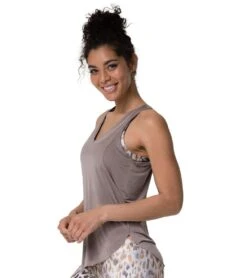 Onzie Glossy V Yoga Tank Champagne