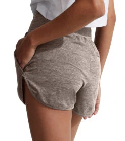 Varley Romney Short -Yoga Alliance 6707211173931 taupemarl 3a