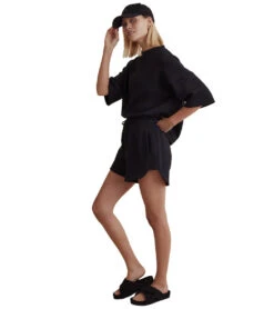 Varley Keely High Rise Short 4 -Yoga Alliance 7096493670443 black 2a